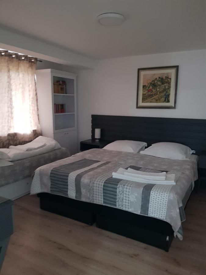 Casa Elis Piscina, Jacuzzy , Sauna, Ciubar Merei Bagian luar foto