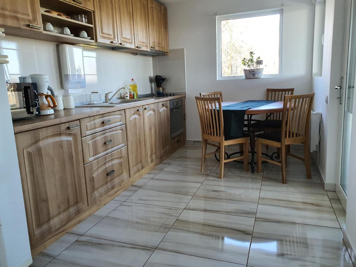 Casa Elis Piscina, Jacuzzy , Sauna, Ciubar Merei Bagian luar foto