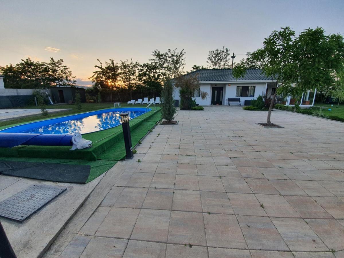 Casa Elis Piscina, Jacuzzy , Sauna, Ciubar Merei Bagian luar foto