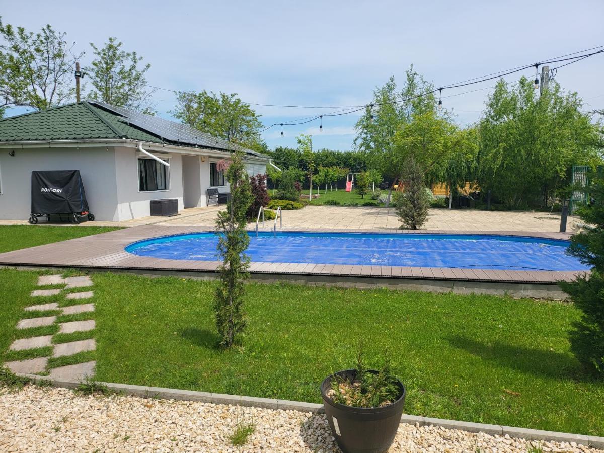 Casa Elis Piscina, Jacuzzy , Sauna, Ciubar Merei Bagian luar foto